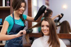 cómo atraer más clientes para salón de belleza con marketing
